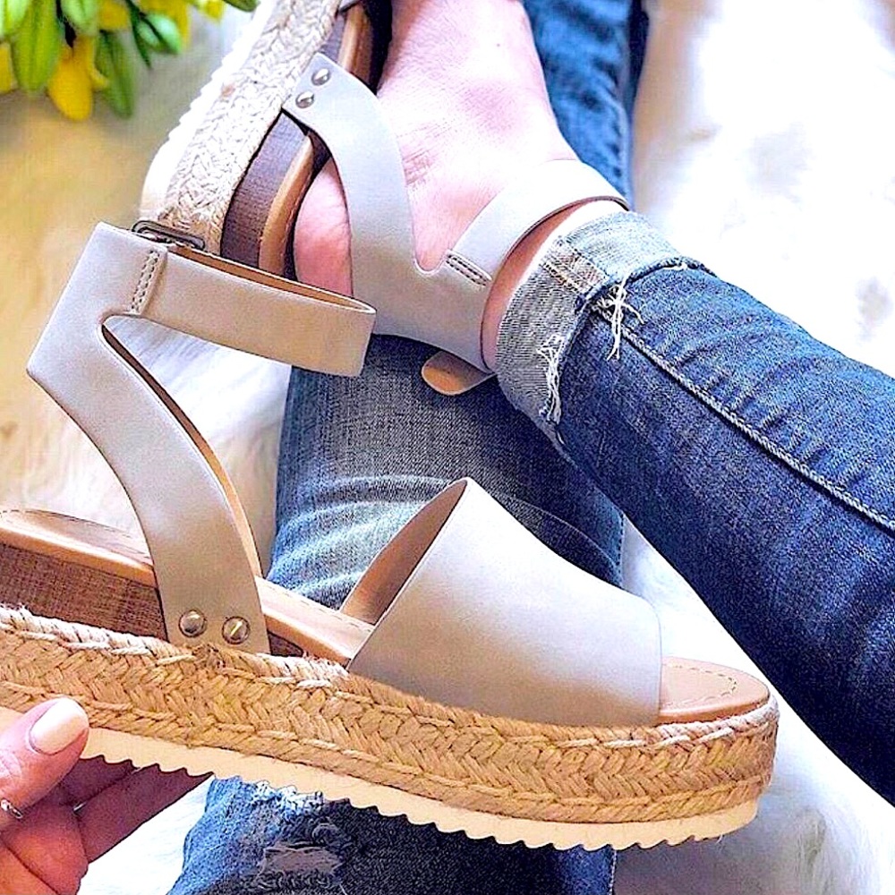 SODA TOPIC FLATFORM SANDALS